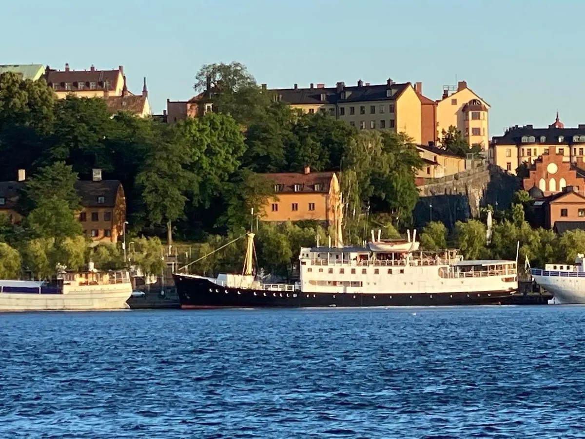 Loginn Hotel Stockholm 2*,